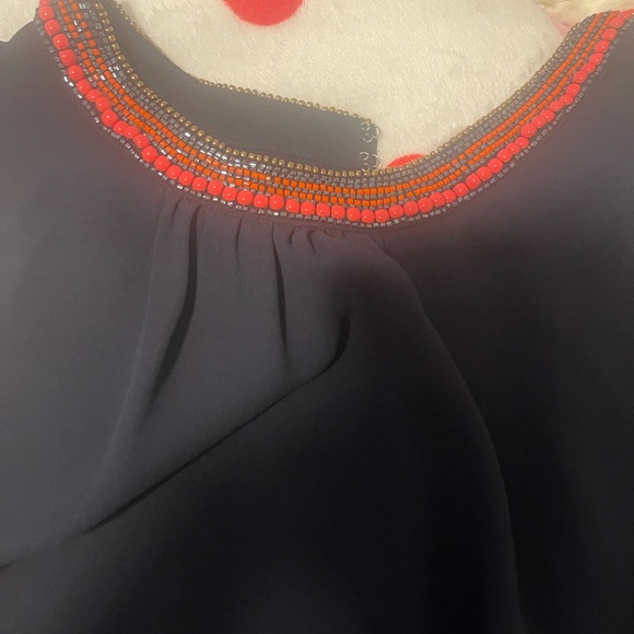 Trendy spring look with beaded detail - Picture 2 of 2